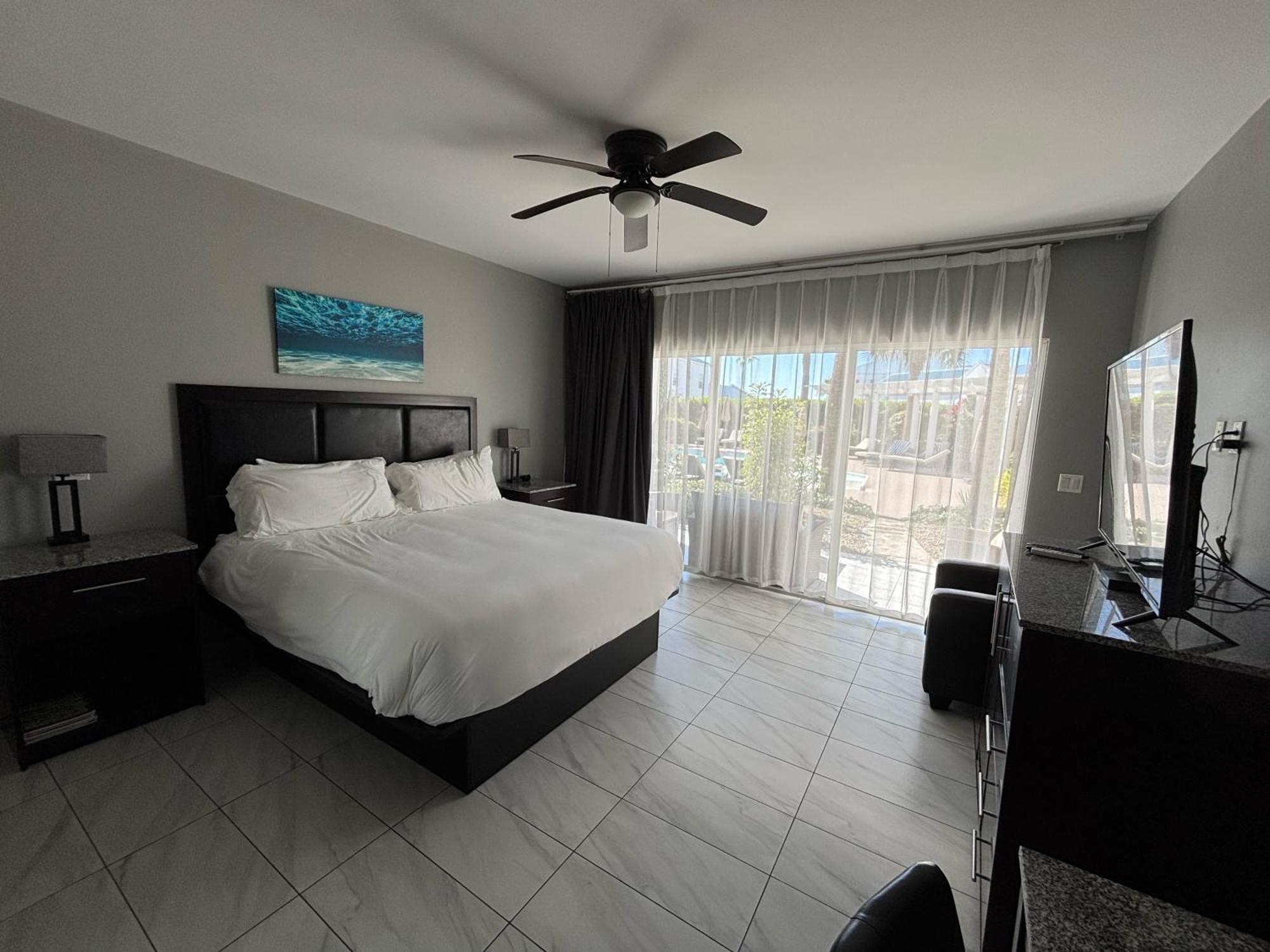 Grace Bay Suites Eksteriør billede